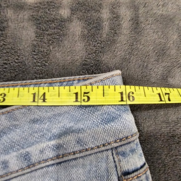 Coldwater Creek Women's P10 Blue Wash Cropped Flare Jeans Distressed Detail - Picture 5 of 7